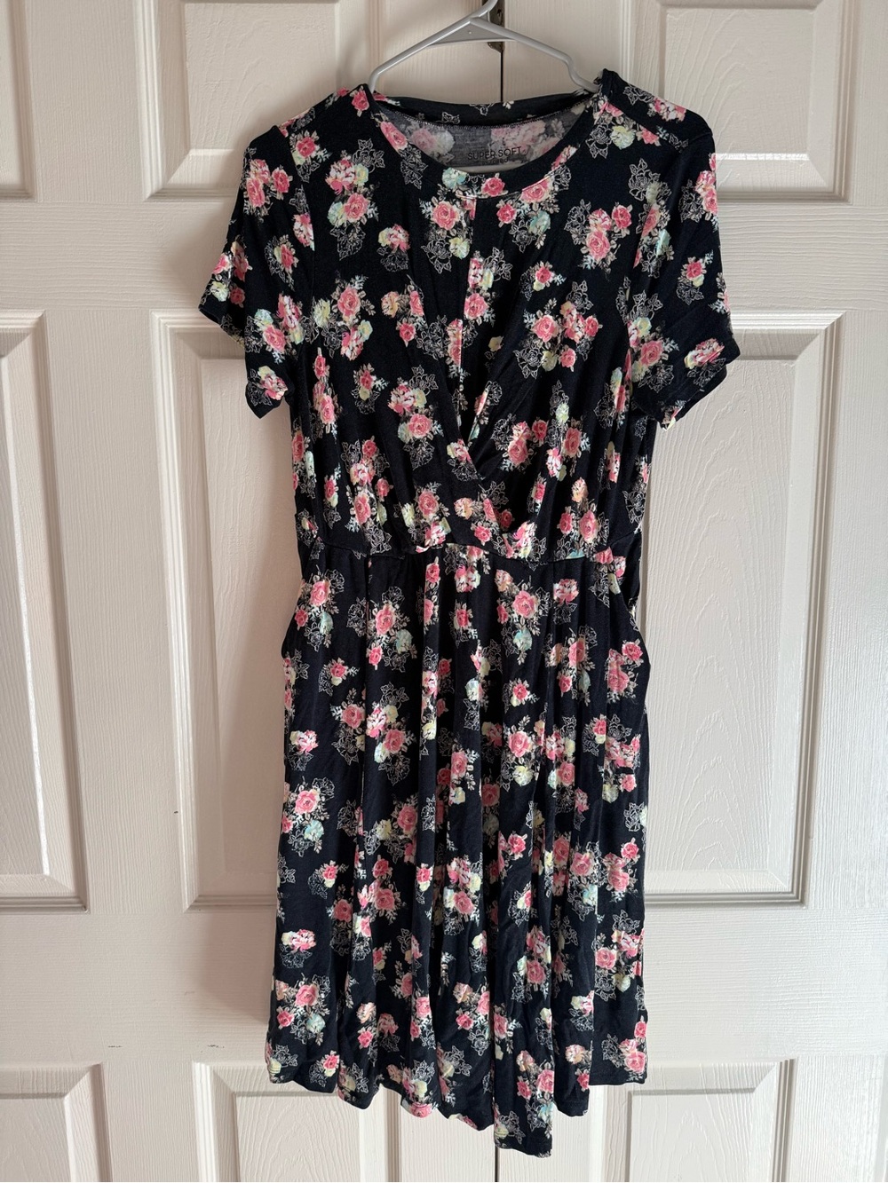 torrid Black Floral Short Sleeve Casual Dress